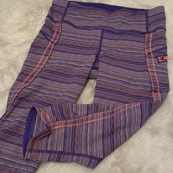 Lululemon Cropped Legging - Picture 2 of 8